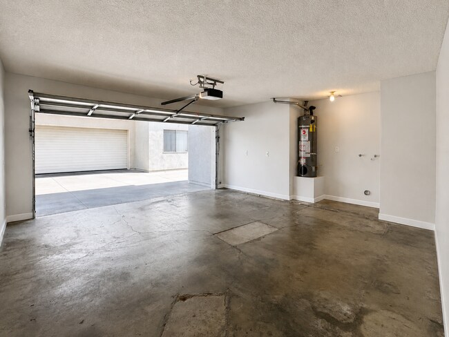 Building Photo - 20703 Roseton Ave