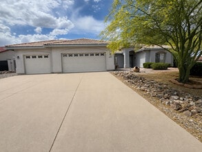 Building Photo - 3829 Camino del Vara