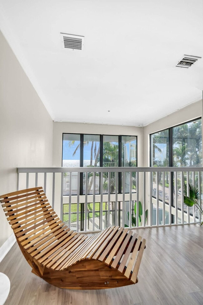 Building Photo - 6345 Collins Ave