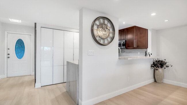 Building Photo - 240 Captains Walk