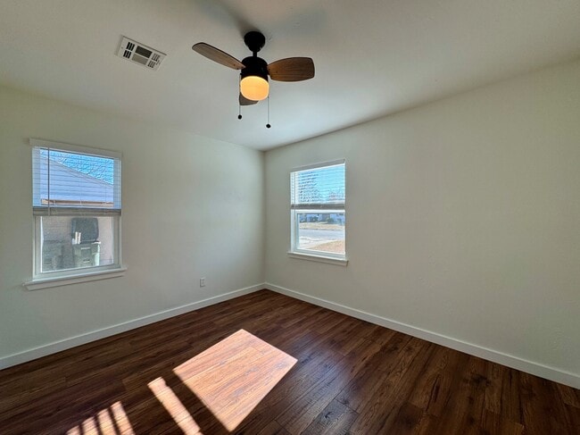 Building Photo - 809 Proctor Pl