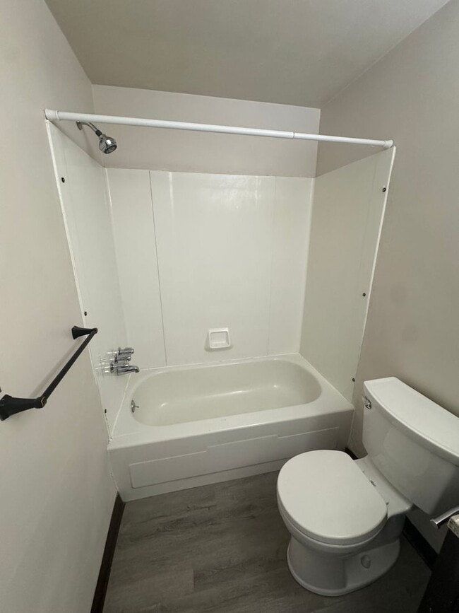Building Photo - 1 Bedroom 1 Bath in Moon Township!