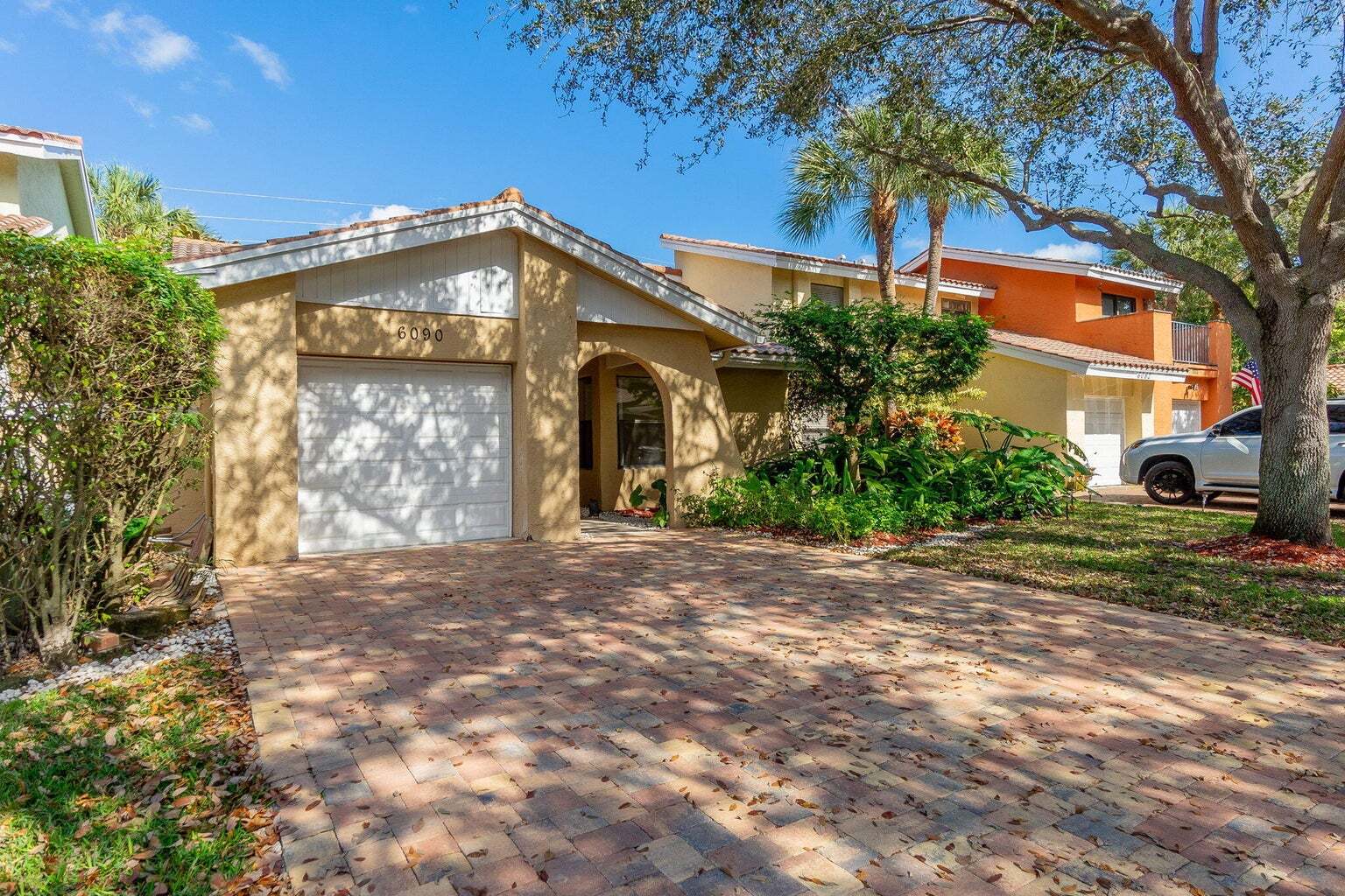 Building Photo - 6090 Aloma Ln