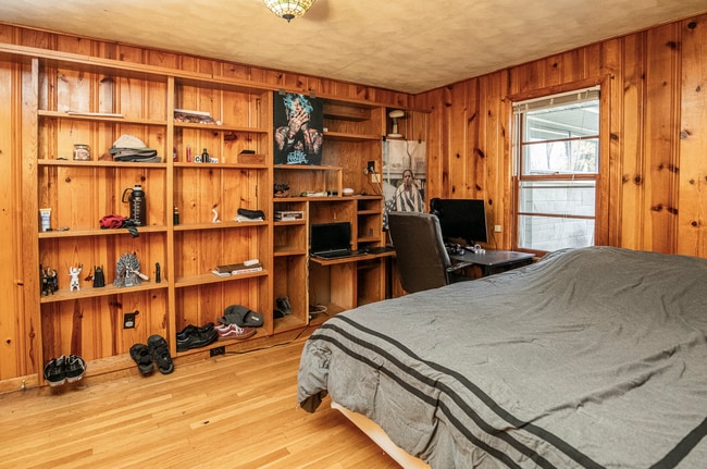 Building Photo - 314 S Arbutus Dr