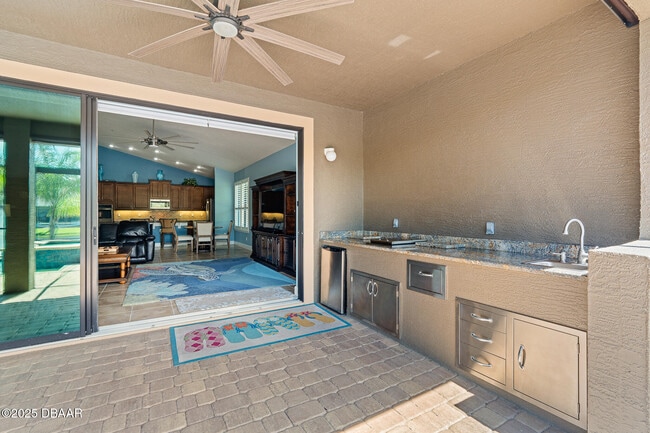 Building Photo - 663 S Lake Dr