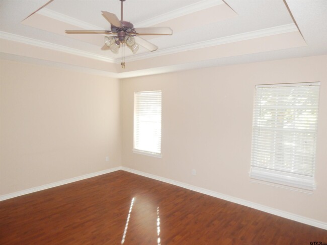 Building Photo - 16554 Beauregard Dr