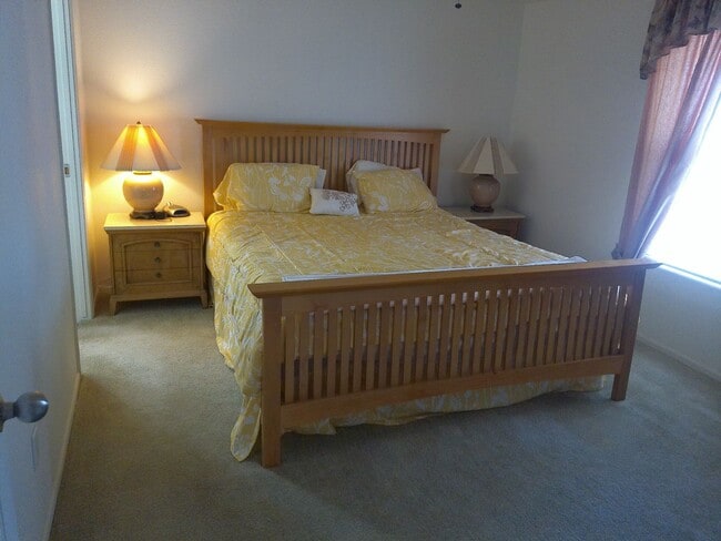 Building Photo - WInter Rental Oct to April 2026