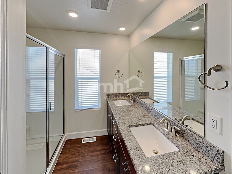 Building Photo - 2329 Surry Way