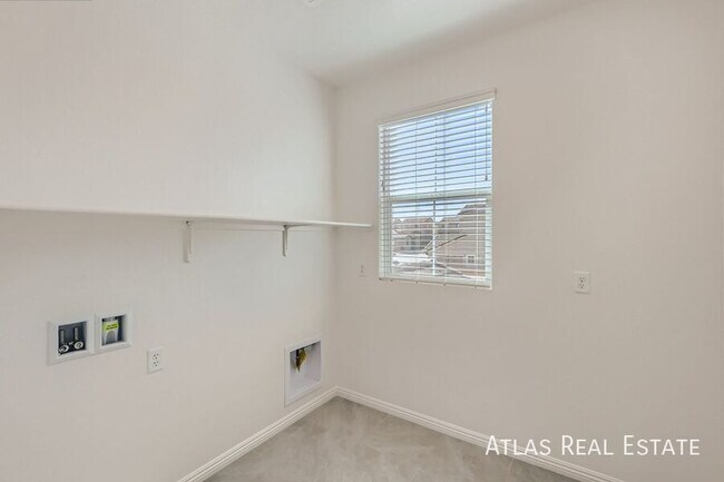 Building Photo - 4044 N Atoll Reefs St