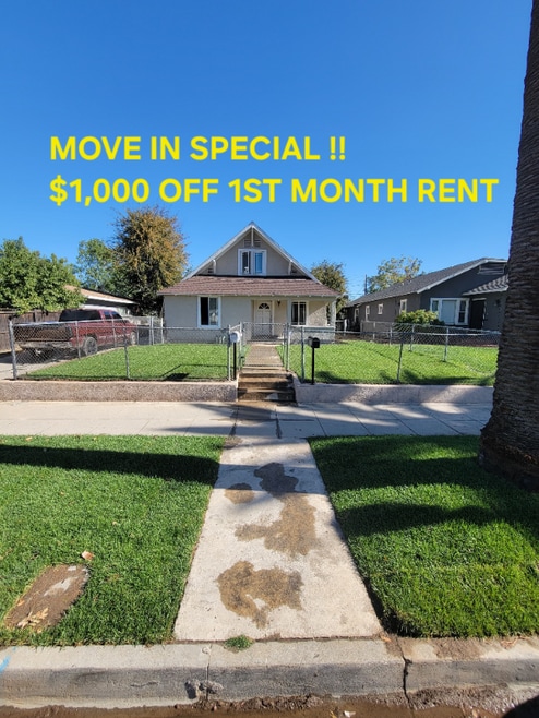 Building Photo - 2730 Lime St