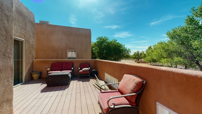 Building Photo - 218 Cynthia Loop NW