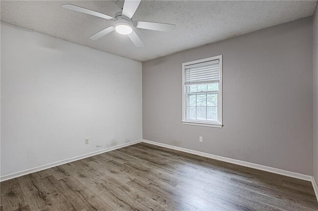 Building Photo - 4989 Lambeth Dr