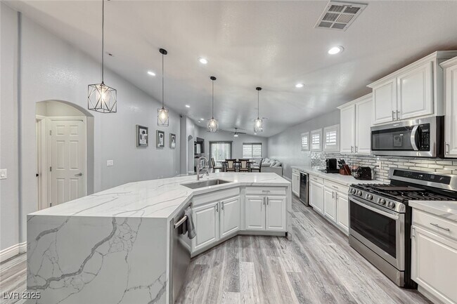 Building Photo - 7852 Whitlocks Mill Ave