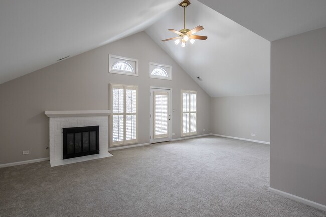Building Photo - 194 S Stonington Dr