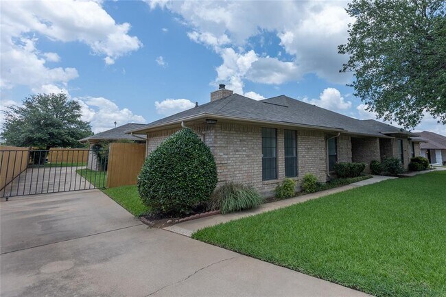 Primary Photo - 4910 Ledgestone Dr
