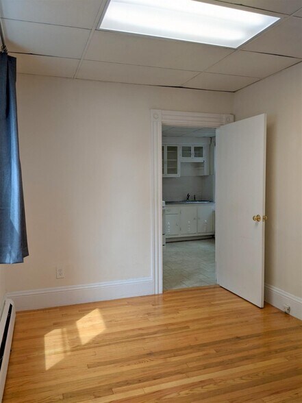 Building Photo - 20 Mossland St