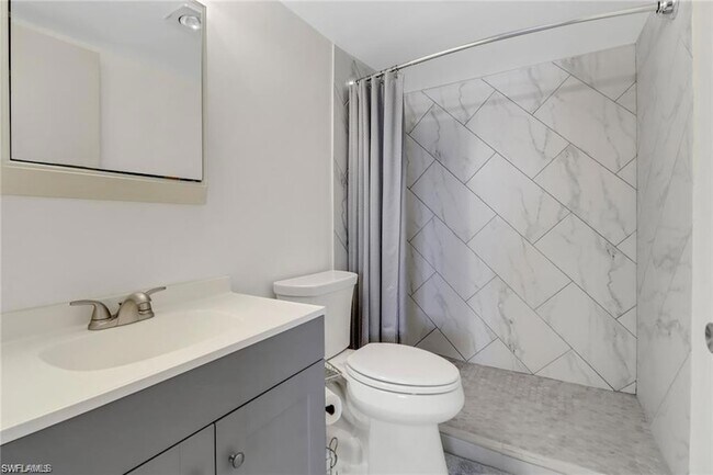 Building Photo - 4260 SE 20th Pl