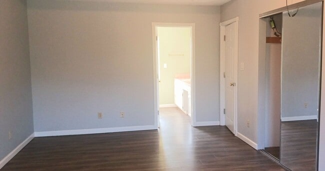 Building Photo - Spacious Home by Carson River