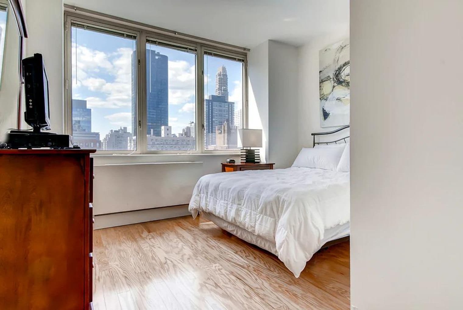 Building Photo - 400 E 66th St