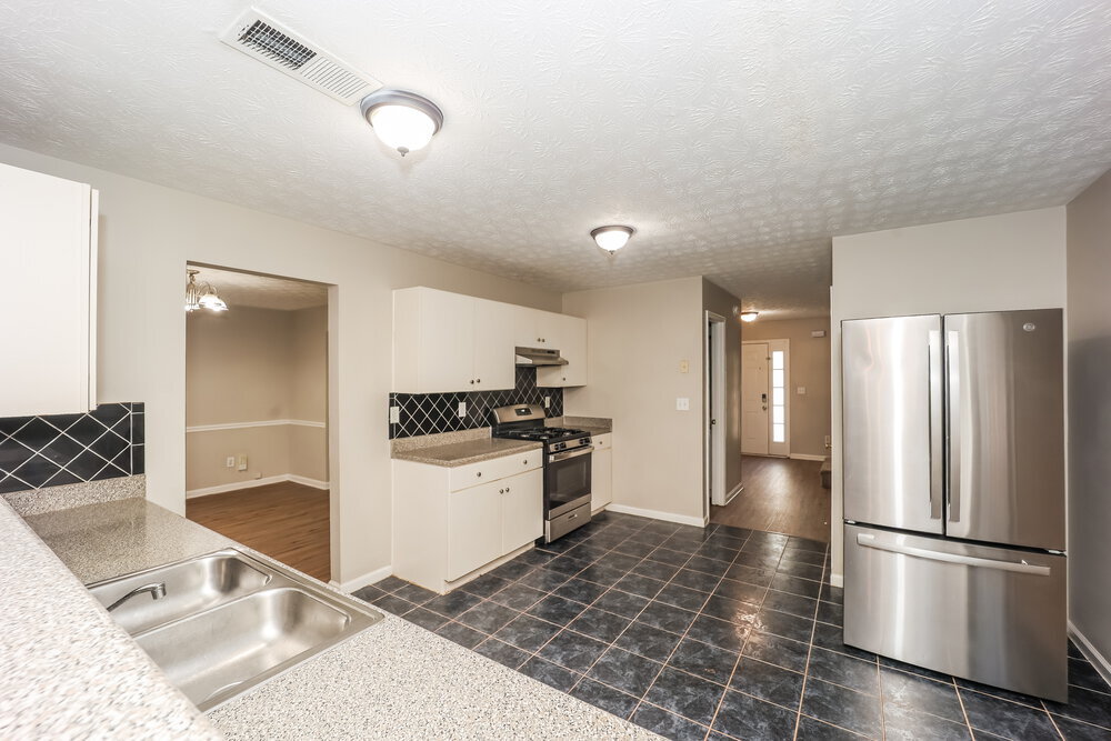 Building Photo - 275 Vaness Dr