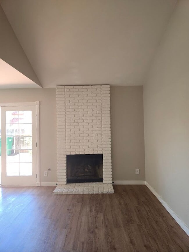 Building Photo - Light-Filled End Unit Condo, 2BD/2.5BA wit...