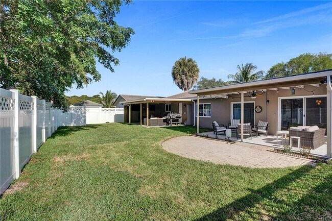 Building Photo - 9231 NW 17th St