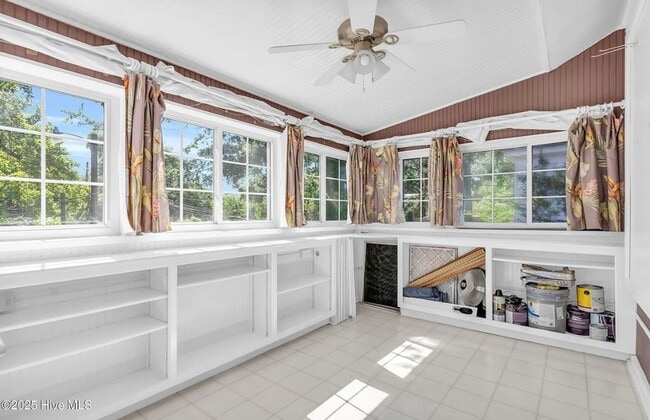 Building Photo - 3 Bed 3 Bath Historic Home