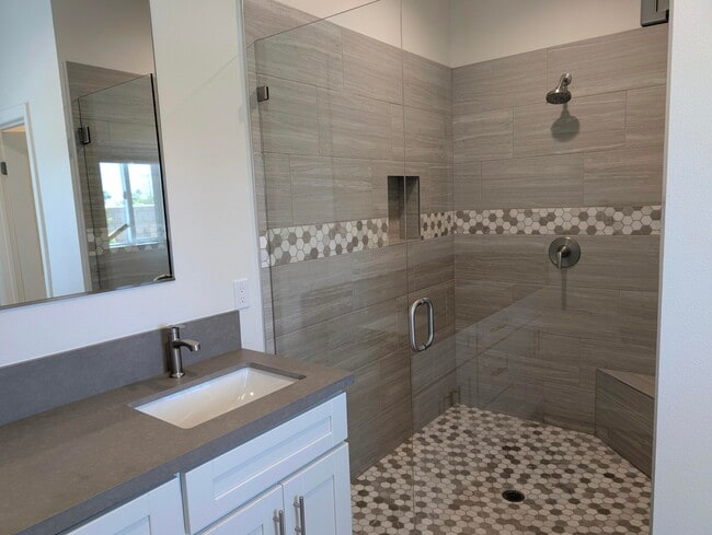 Building Photo - 30100 San Joaquin Dr