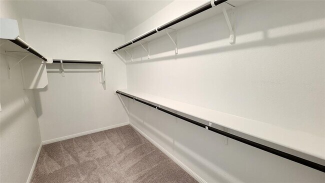 Building Photo - 704 Giorgio Moroder Dr