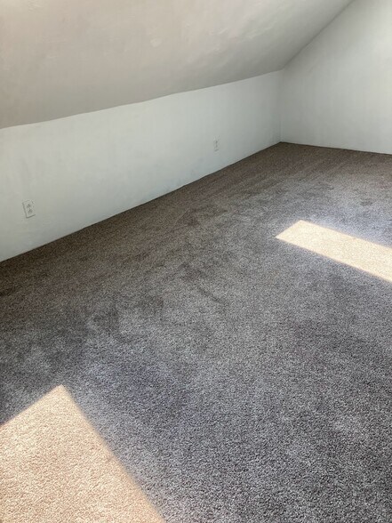 Building Photo - 5819 Bartlett St