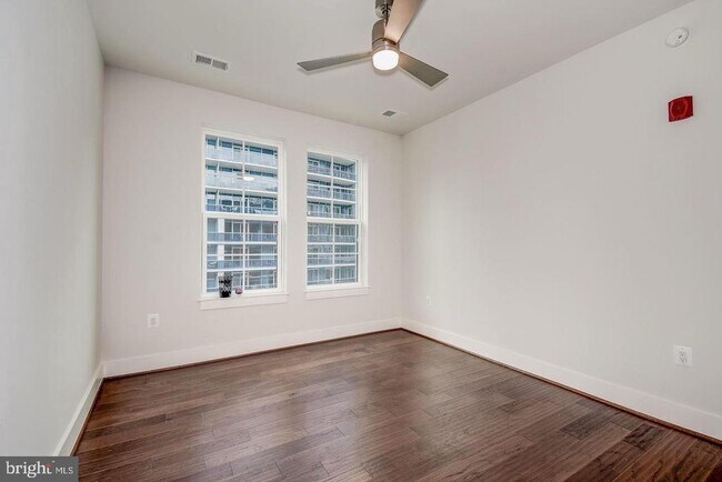 Building Photo - 1411 Key Blvd