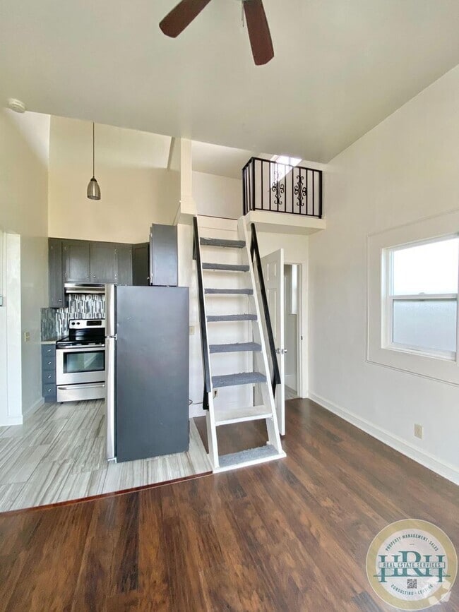 Building Photo - 818-820 Treat Avenue