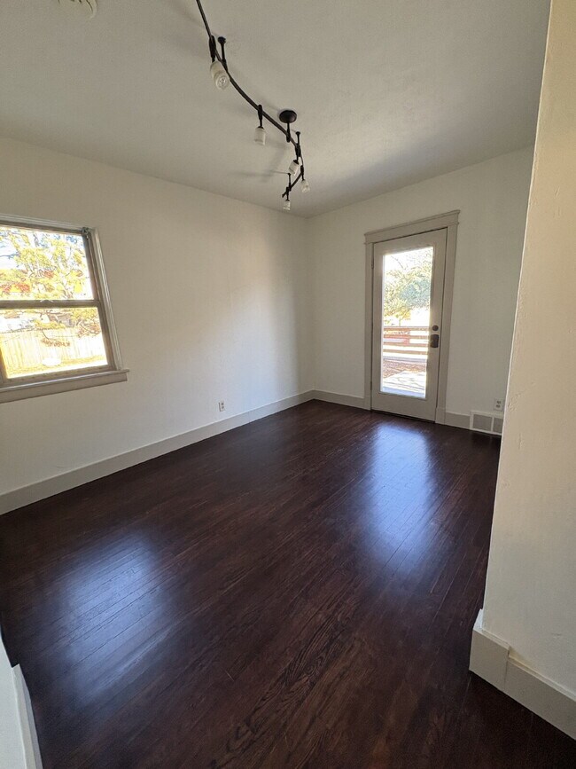 Building Photo - Old North End - Monroe