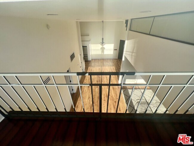 Building Photo - 390 S Sepulveda Blvd