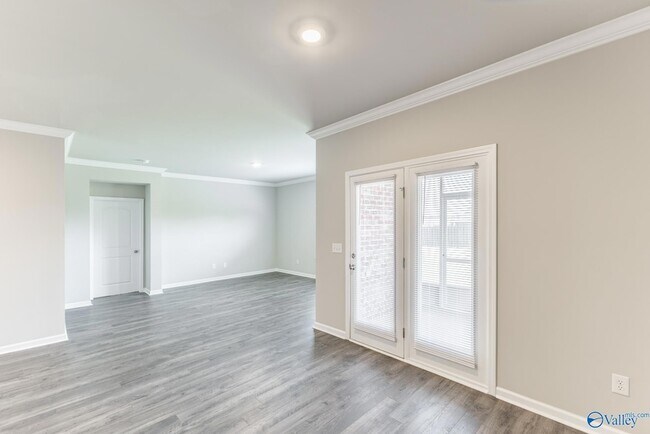 Building Photo - 290 Caudle Dr