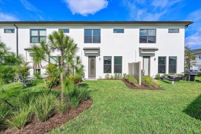 Building Photo - 2108 Appleton Cir N