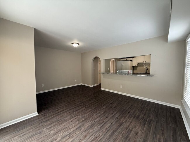 Building Photo - 3-Bedroom Townhome Just Minutes From Downtown Hickory!