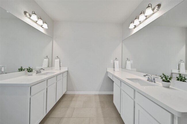 Building Photo - 7735 Wright Wood Dr