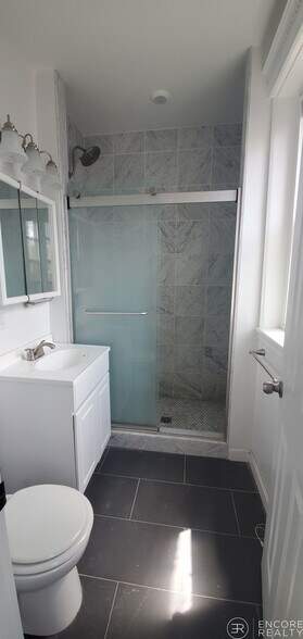 Building Photo - 11 Queensberry St