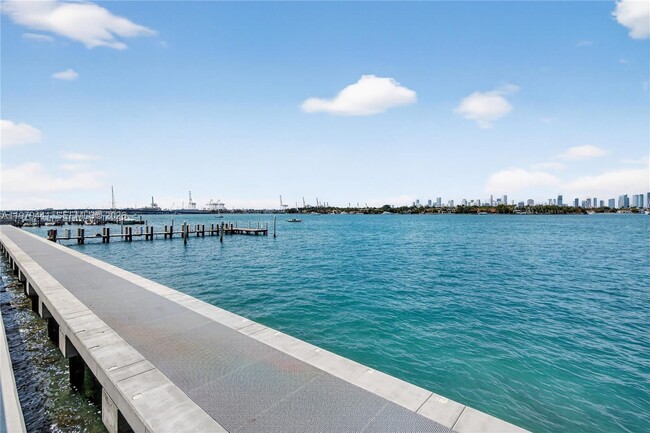 Building Photo - 1000 West Ave