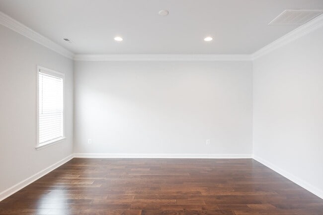 Building Photo - Beautiful 3 Bedroom Home on Corner Lot in ...