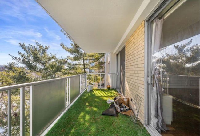 Building Photo - Modern 2BR/2.5BA Two-Level Condo in The Fountains