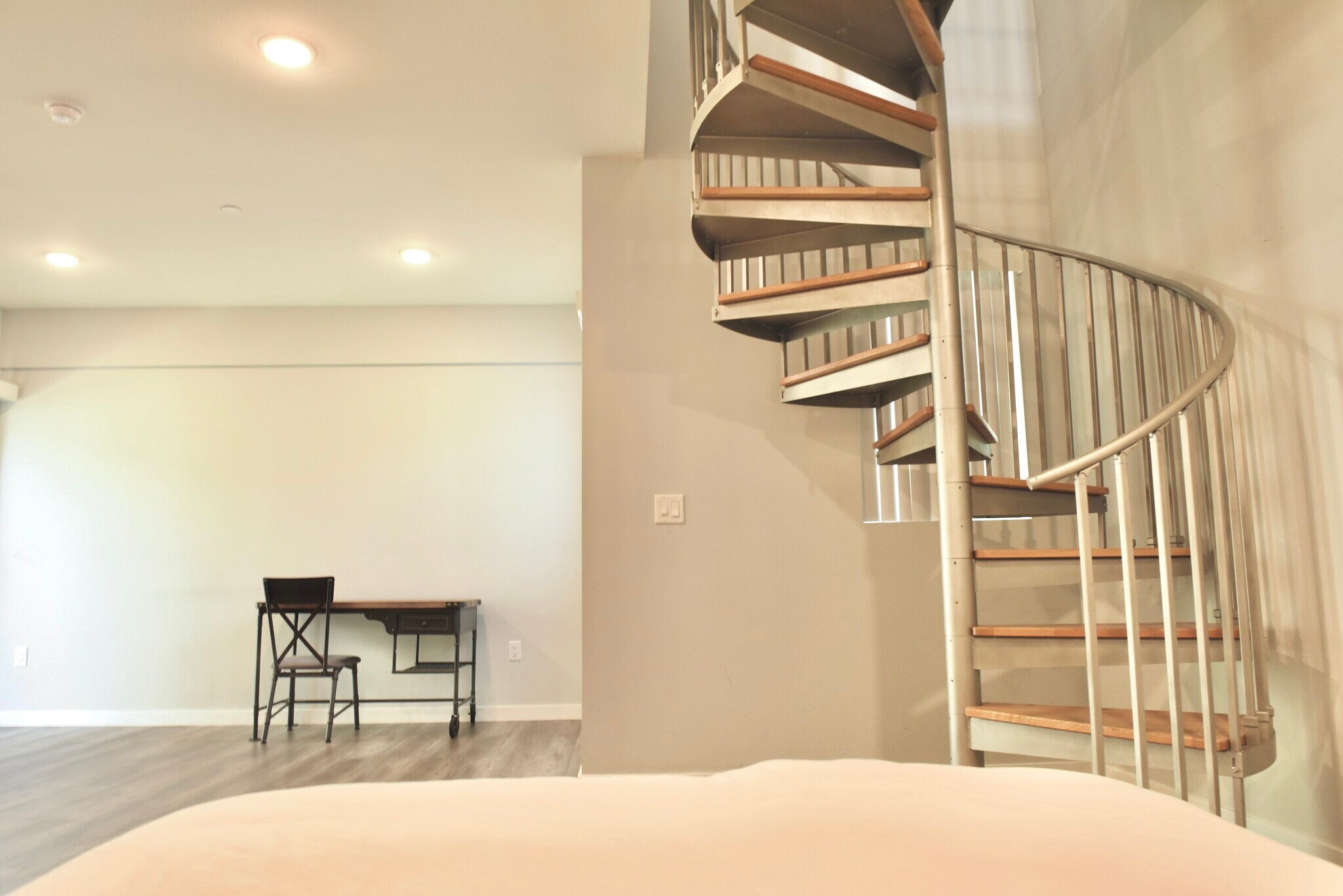 Building Photo - 1152 S Ardmore Ave