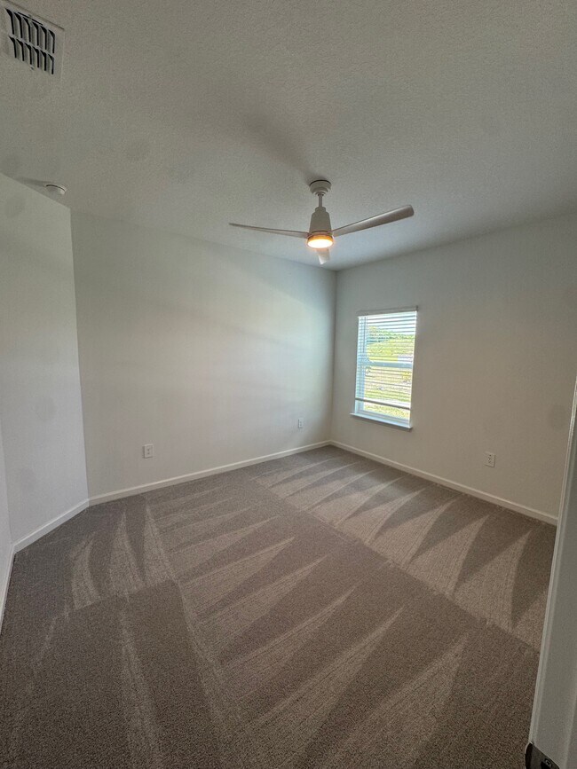 Building Photo - 13717 NW Convergence Blvd