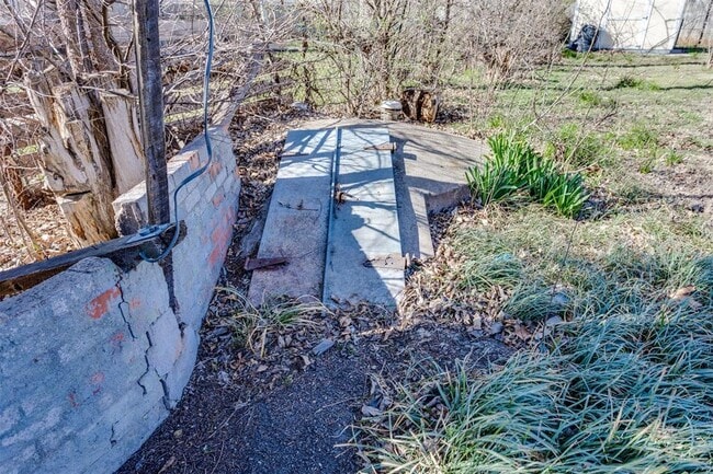 Building Photo - 2421 NW 18th St