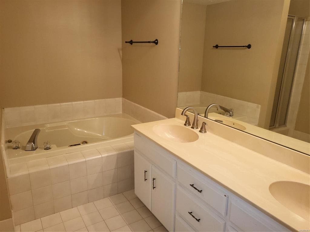 Building Photo - 1516 Charleton Dr