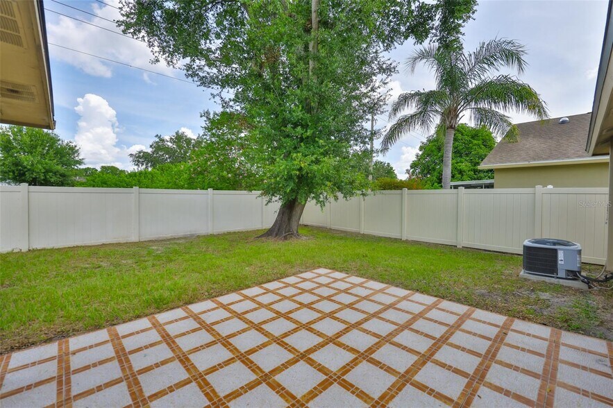 Building Photo - 1611 Bondurant Way