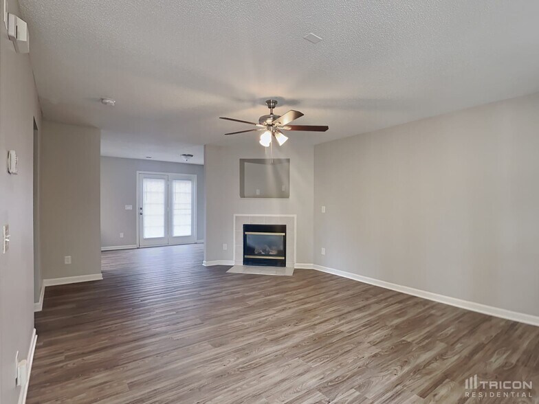 Building Photo - 637 Overlook Rd