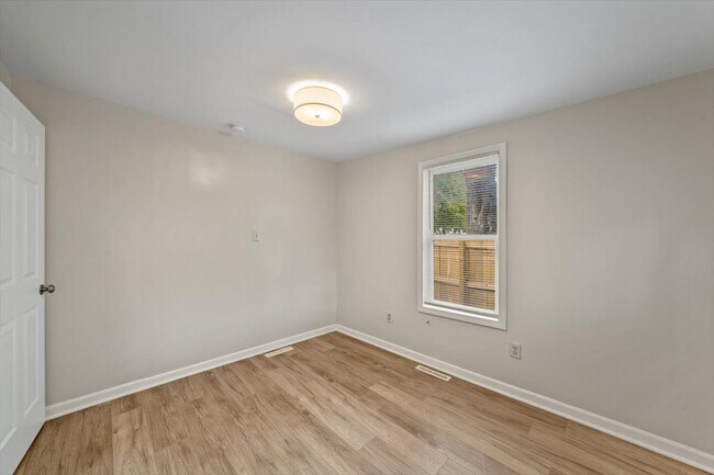 Building Photo - 4459 Fisher St