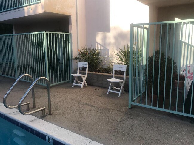 Building Photo - 420 Avenue G Ave